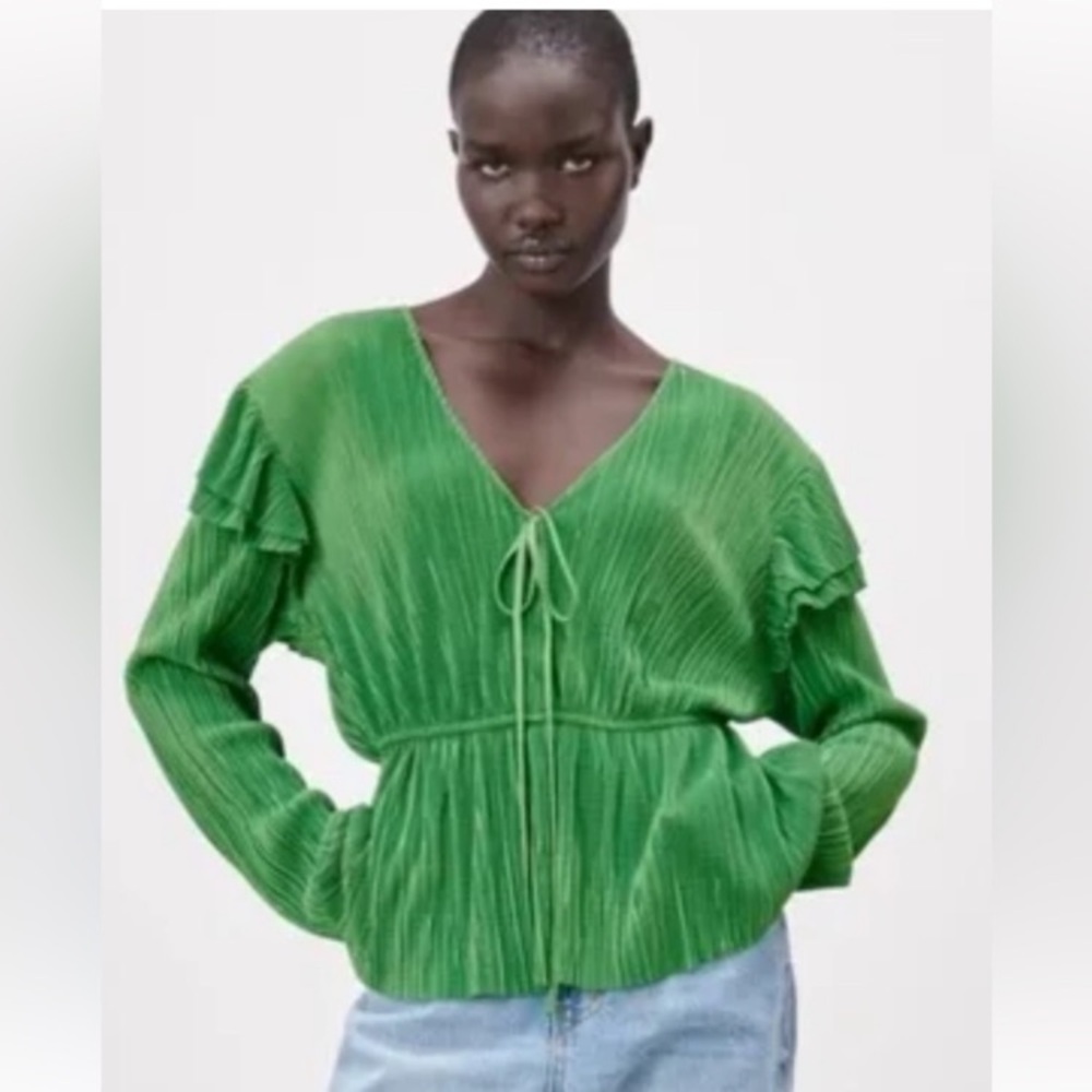 Women's Feminine Boho Green V-Neck Pleated Ruffle Sleeve Festival Shirt Small